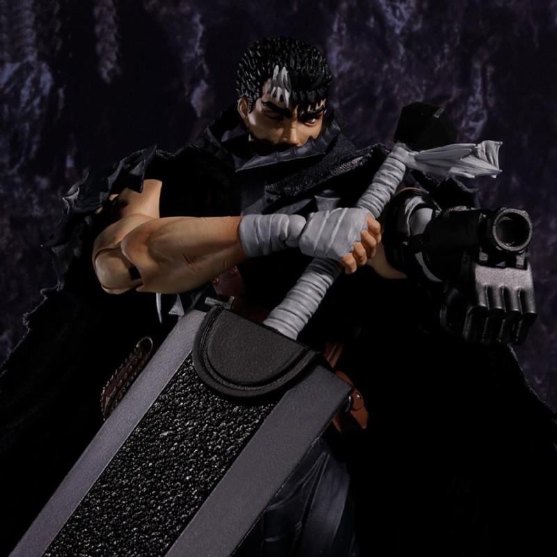 BERSERK - GUTS BERSERKER ARMOR - FIGURINE S. H. FIGUARTS 16CM Figurines Bruno Vidéo