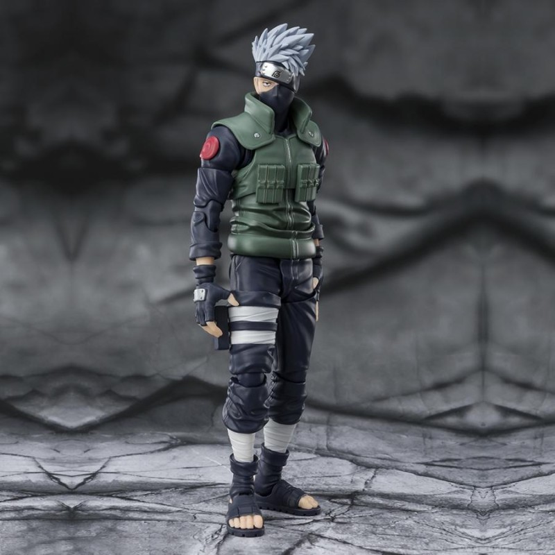 NARUTO SHIPPUDEN - KAKASHI HATAKE - FIGURINE S. H. FIGUARTS 16CM Figurines Bruno Vidéo