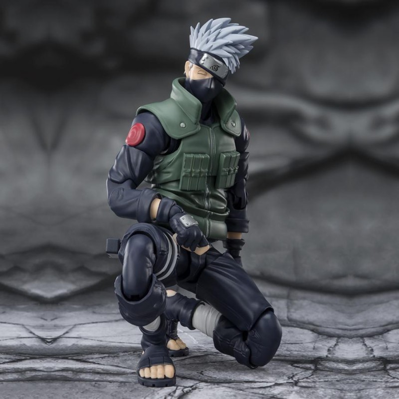 NARUTO SHIPPUDEN - KAKASHI HATAKE - FIGURINE S. H. FIGUARTS 16CM Figurines Bruno Vidéo